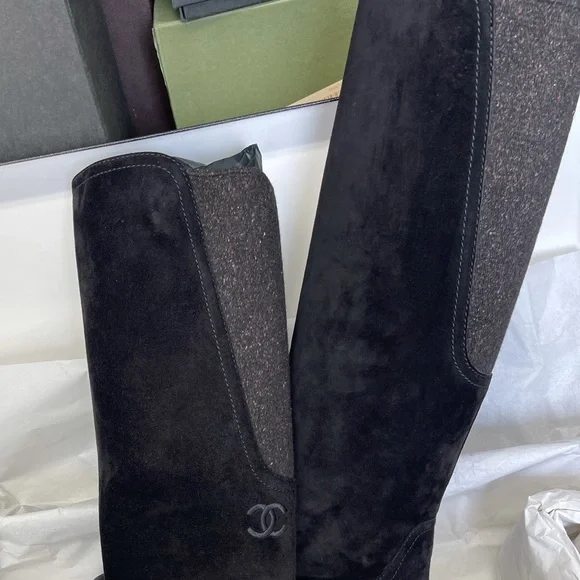 CHANEL Suede Boots NIB - Picture 5 of 9